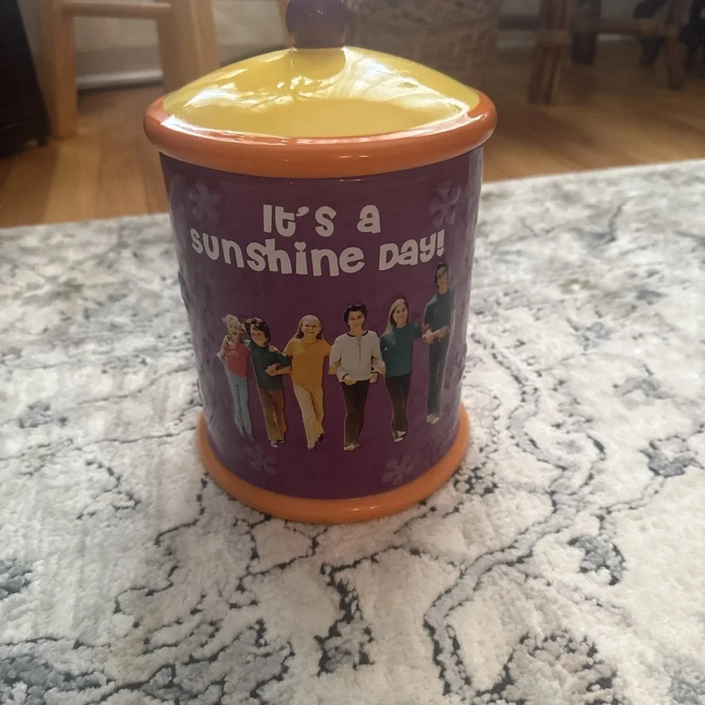 Rare Westland Brady Bunch Cookie Jar -70s Nostalgia- Purple Orange Daisy Retro